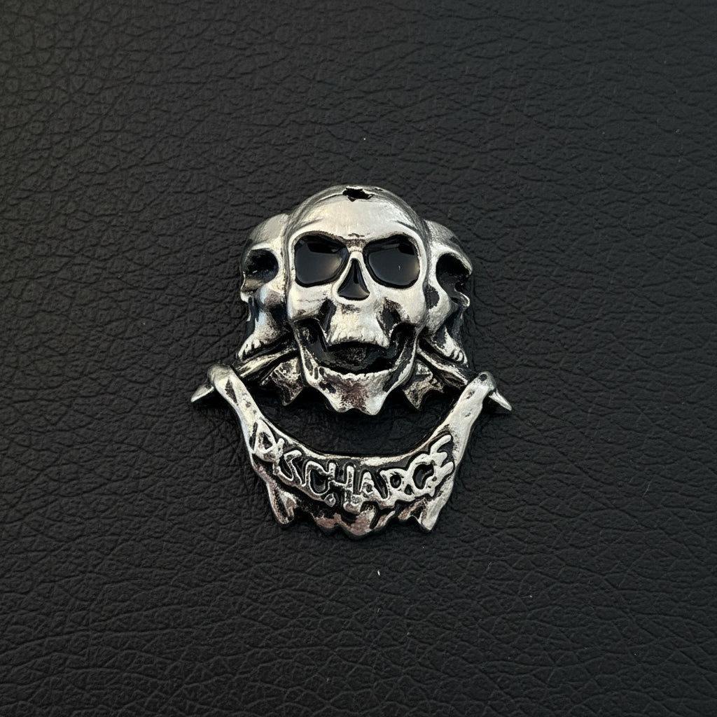 Discharge - Skulls 3D metal pin